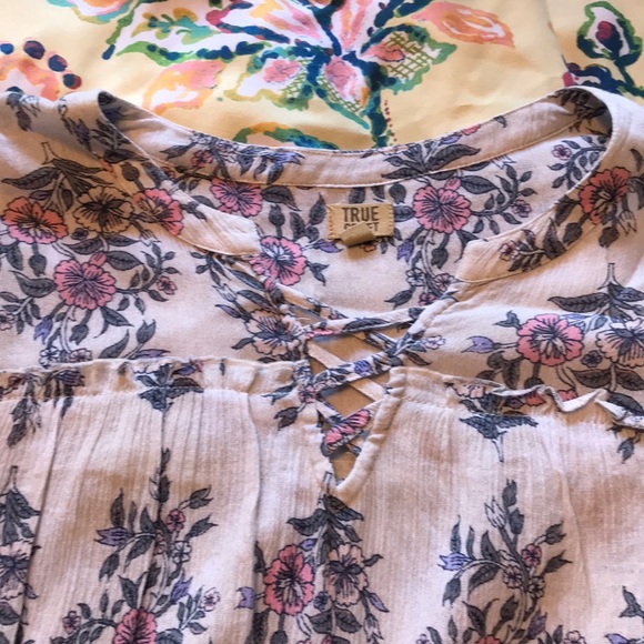 Top - Picture 3 of 4